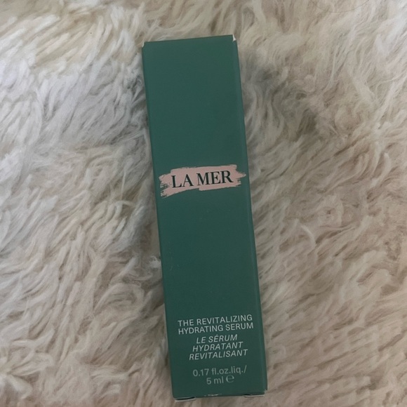 La Mer Skincare Box in Green - Picture 1 of 2
